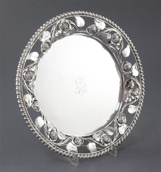 A George IV silver dish or stand, by Matthew Boulton, 26.1cm.